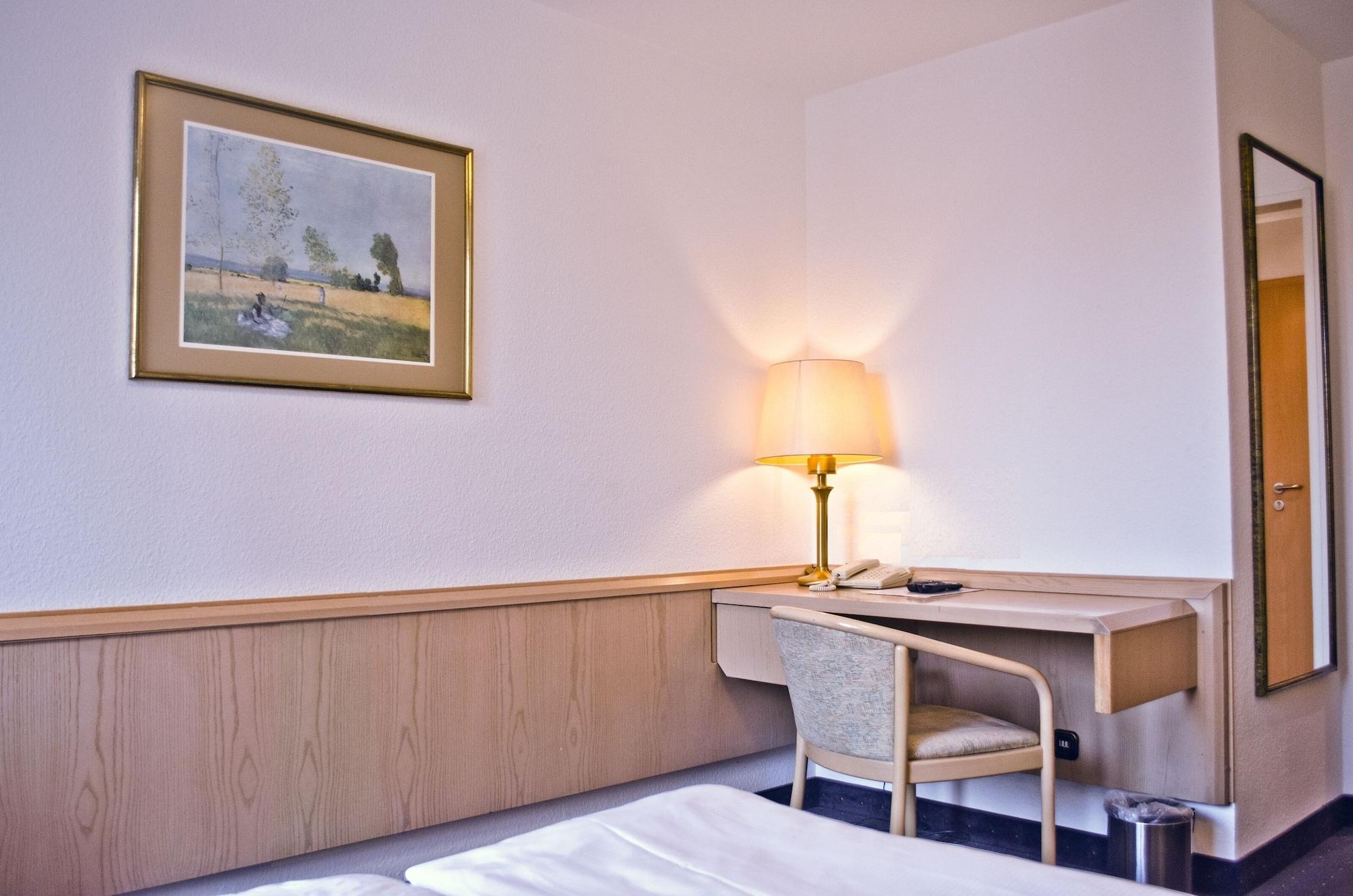 Adler Hotel Frankfurt Франкфурт-на-Майне Экстерьер фото