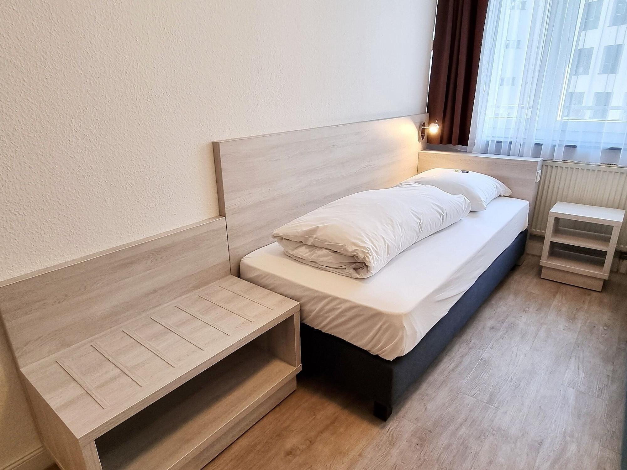 Adler Hotel Frankfurt Франкфурт-на-Майне Экстерьер фото
