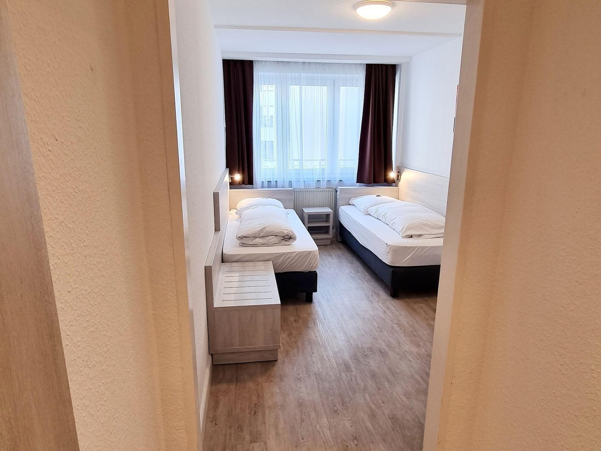 Adler Hotel Frankfurt Франкфурт-на-Майне Экстерьер фото