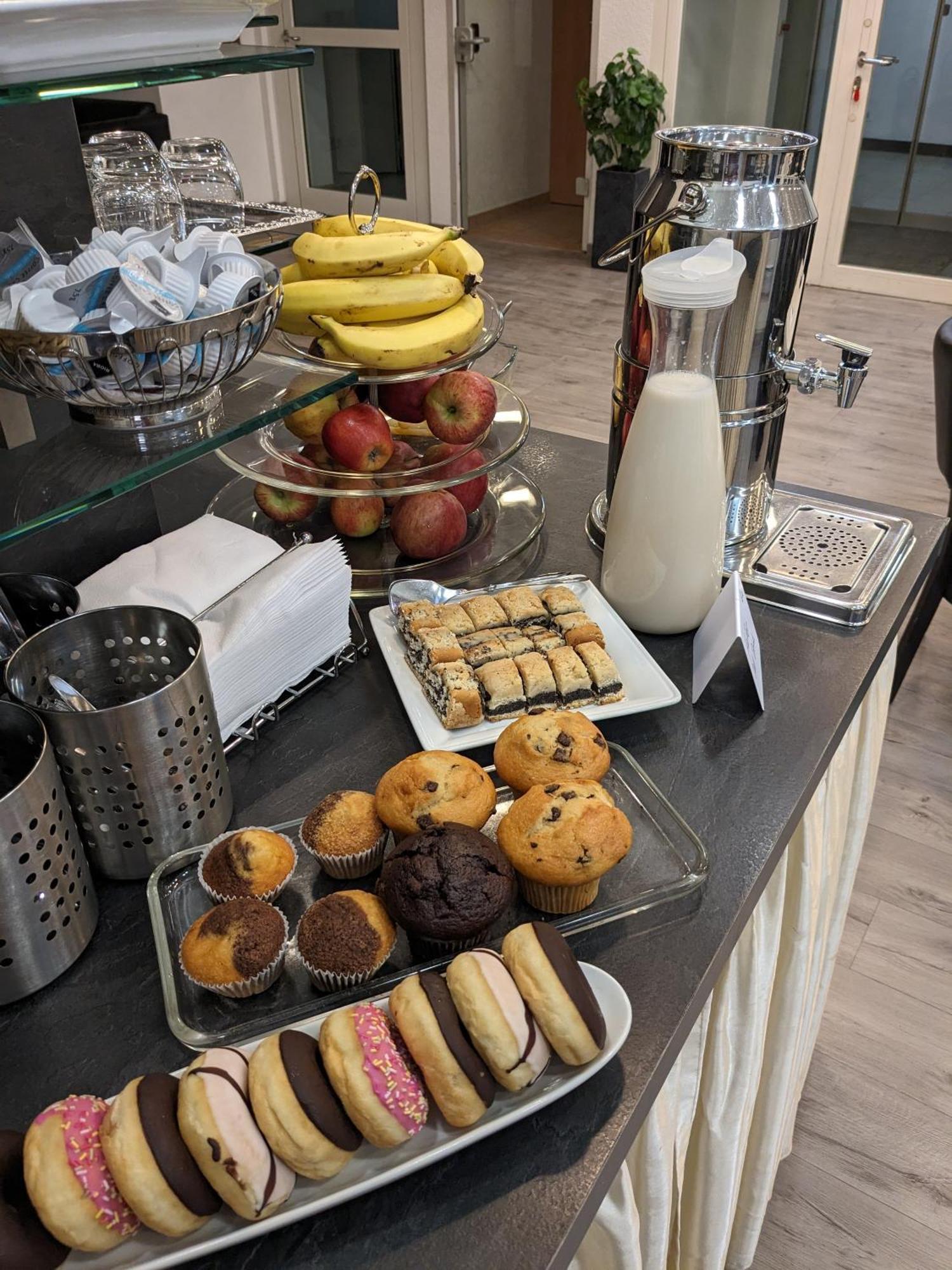 Adler Hotel Frankfurt Франкфурт-на-Майне Экстерьер фото