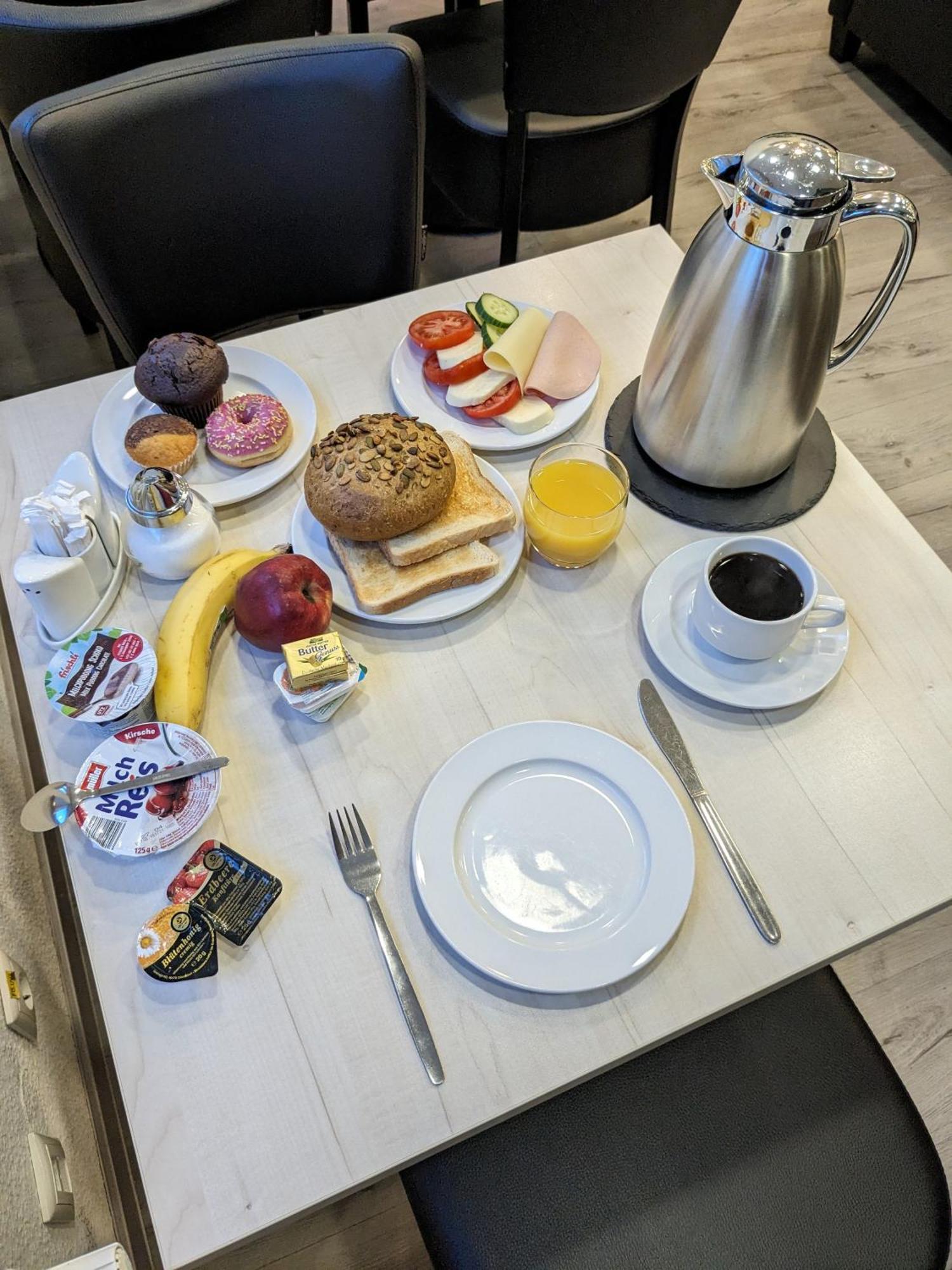 Adler Hotel Frankfurt Франкфурт-на-Майне Экстерьер фото